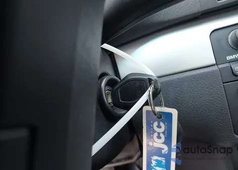 2004 BMW 325I из США, поврежденный, VIN WBAET37424NJ80644